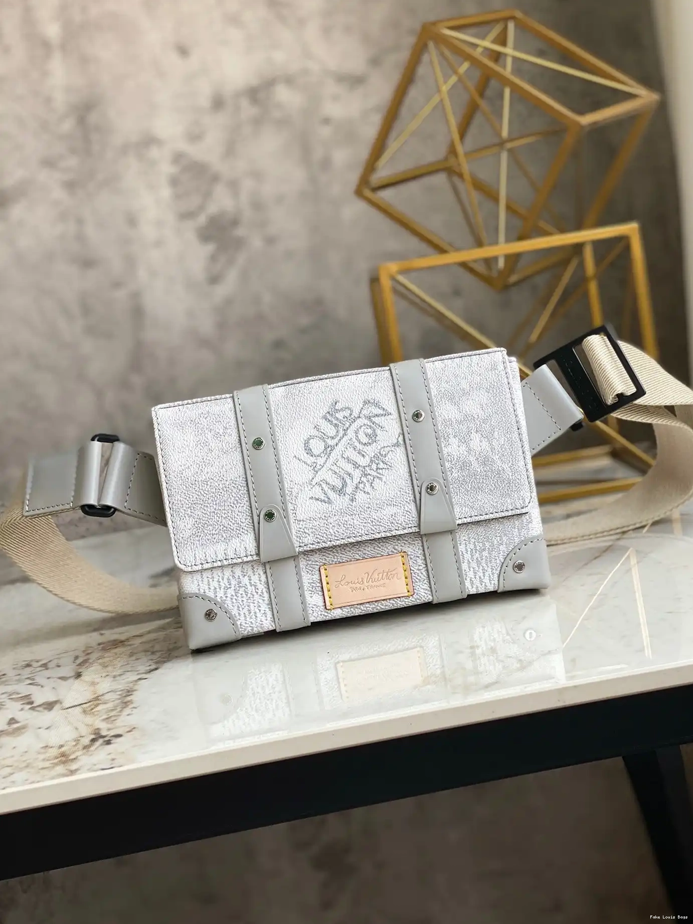 Repzbay VUITTON LOUIS SLINGBAG TRUNK 0602